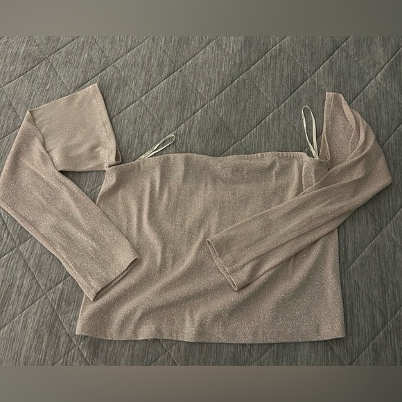 Ladies Forever 21+ Cropped Off the Shoulder Top - Picture 1 of 13